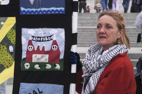 Picture &copy; Peter Marshall, 2004