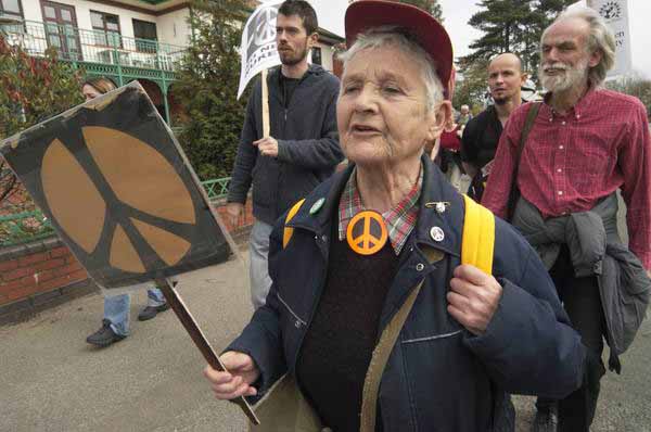 Picture &copy; Peter Marshall, 2004