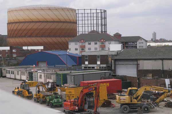 Picture &copy; Peter Marshall, 2004