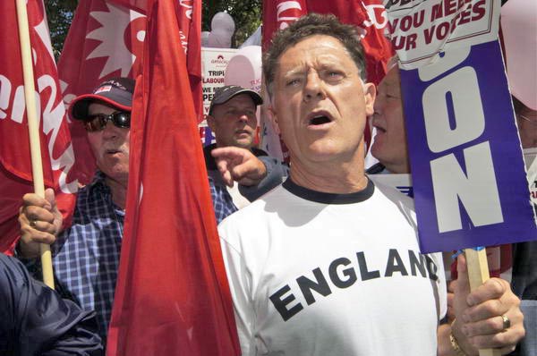 Picture &copy; Peter Marshall, 2004