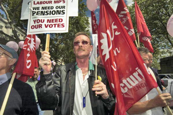 Picture &copy; Peter Marshall, 2004