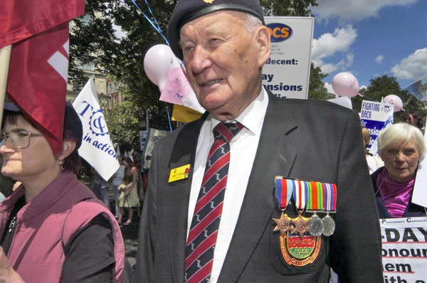 Picture &copy; Peter Marshall, 2004