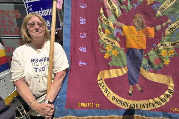 Picture &copy; Peter Marshall, 2004