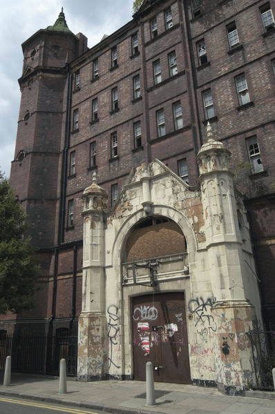 Picture &copy; Peter Marshall, 2004