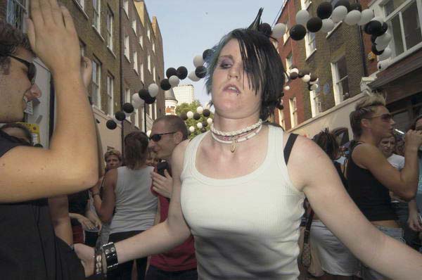 Picture &copy; Peter Marshall, 2004