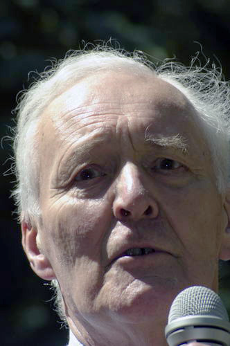 Picture &copy; Peter Marshall, 2004