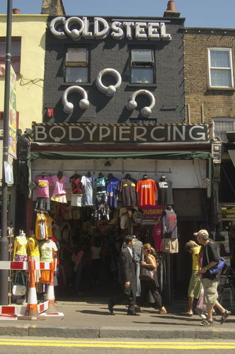 Picture &copy; Peter Marshall, 2004