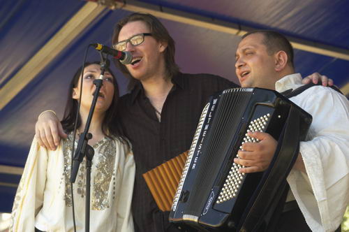 Picture &copy; Peter Marshall, 2004
