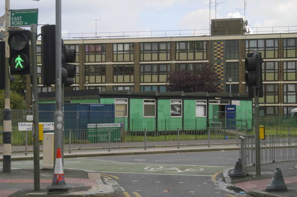 Picture &copy; Peter Marshall, 2004