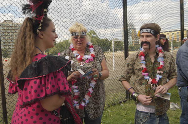 Picture &copy; Peter Marshall, 2004