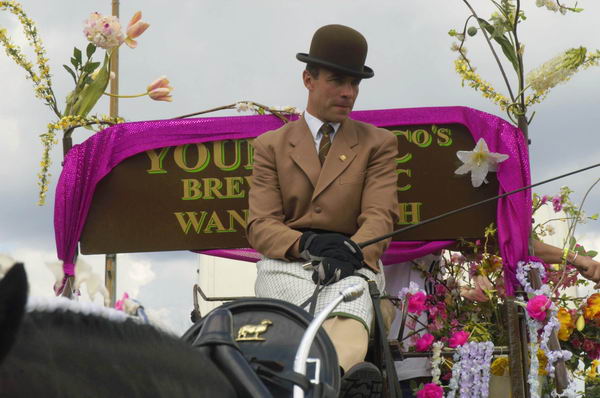 Picture &copy; Peter Marshall, 2004