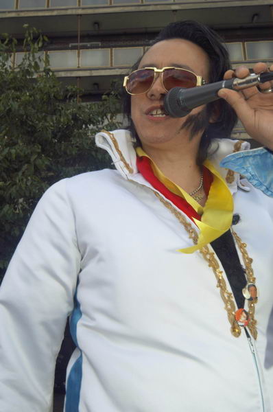 Picture &copy; Peter Marshall, 2004