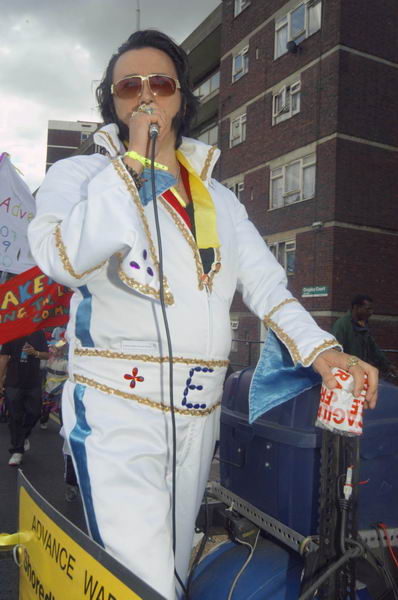 Picture &copy; Peter Marshall, 2004