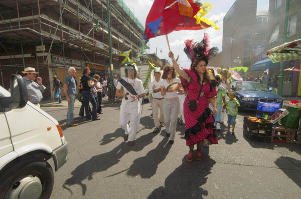 Picture &copy; Peter Marshall, 2004