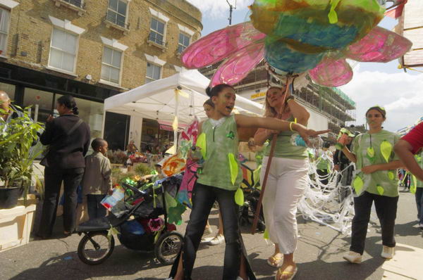 Picture &copy; Peter Marshall, 2004