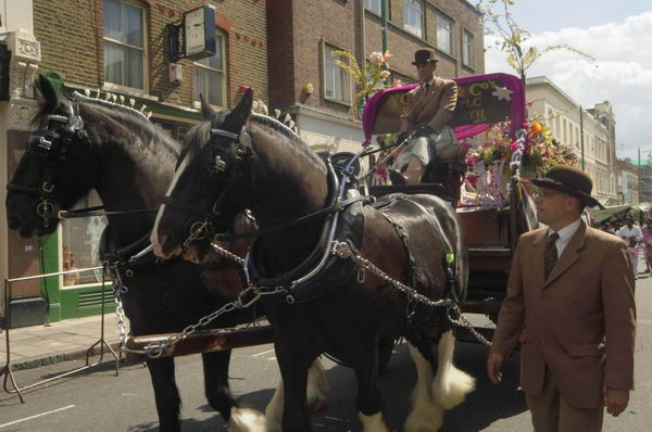 Picture &copy; Peter Marshall, 2004