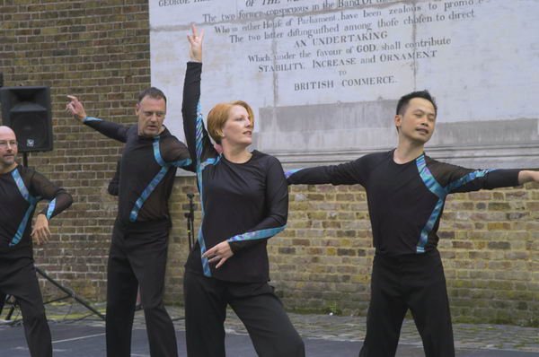 Picture &copy; Peter Marshall, 2004