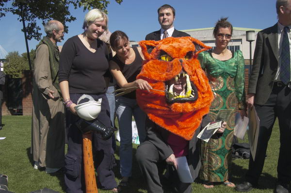 Picture &copy; Peter Marshall, 2004