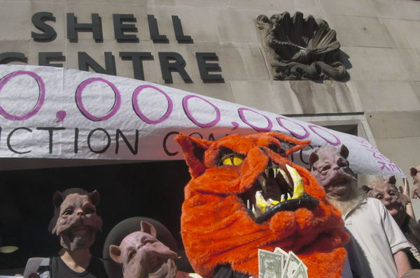 Picture &copy; Peter Marshall, 2004