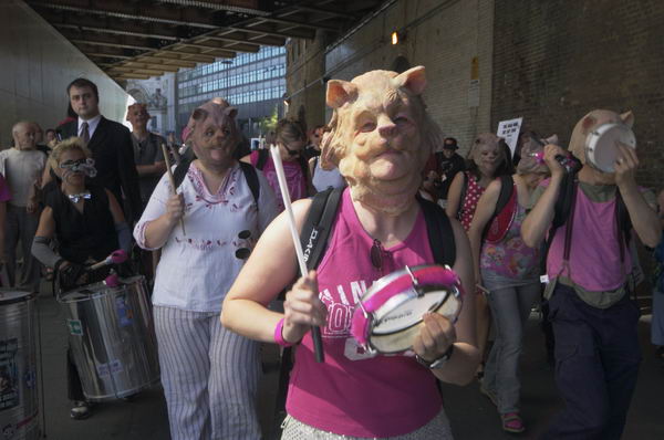 Picture &copy; Peter Marshall, 2004