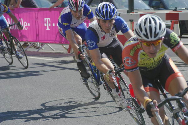 Picture &copy; Peter Marshall, 2004