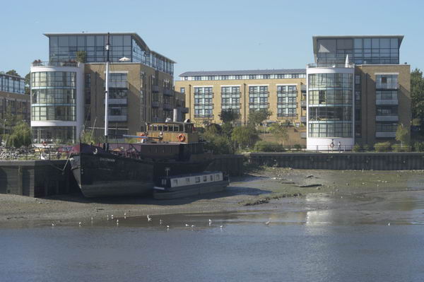 Picture &copy; Peter Marshall, 2004