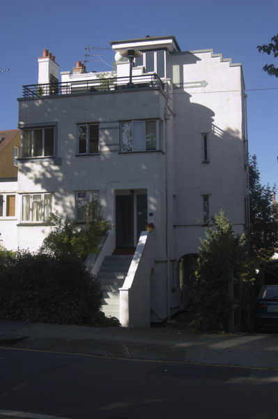 Picture &copy; Peter Marshall, 2004