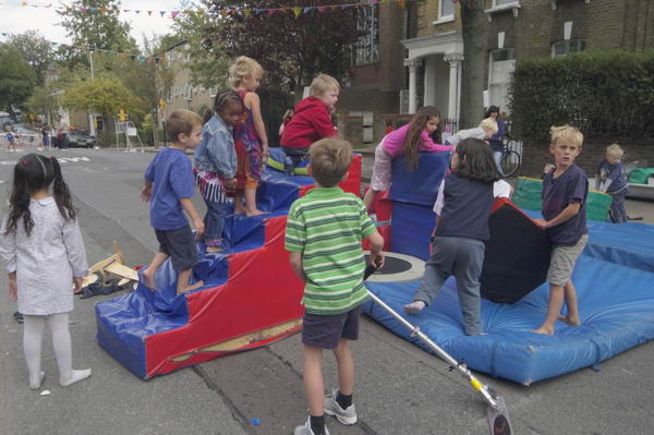 Picture &copy; Peter Marshall, 2004