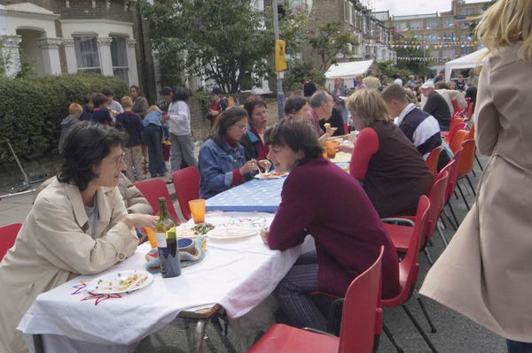 Picture &copy; Peter Marshall, 2004