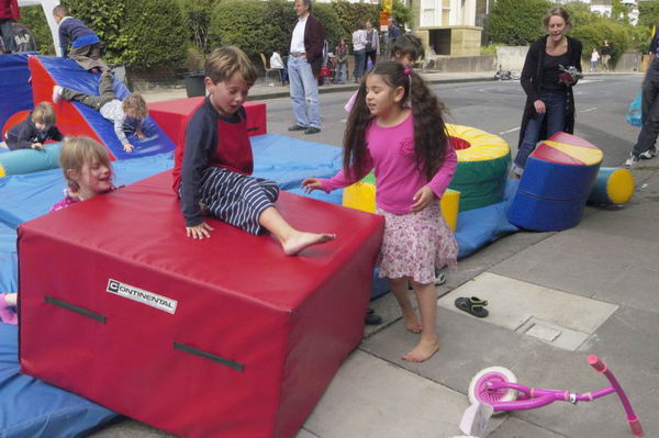 Picture &copy; Peter Marshall, 2004