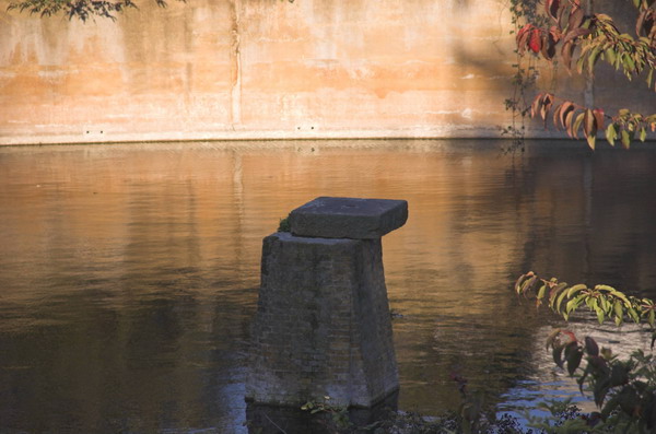 (C) 2005, Peter Marshall. See caption
