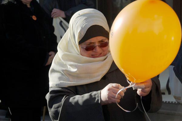 (C) 2006, Peter Marshall. Protest against detentions at Guantanamo Bay