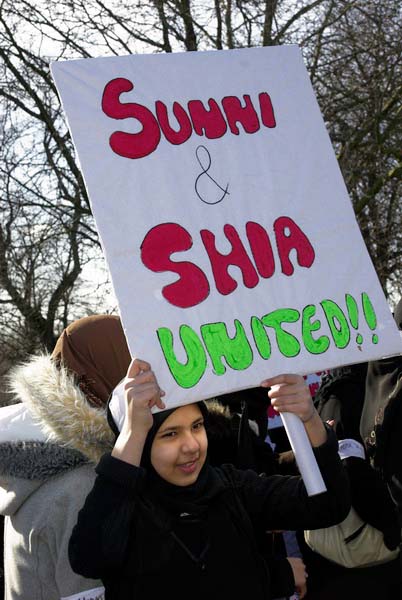 Muslims oppose Samarra bombing. (C) 2006, Peter Marshall