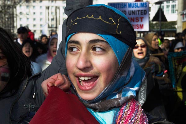 Muslims oppose Samarra bombing. &copy; 2006, Peter Marshall