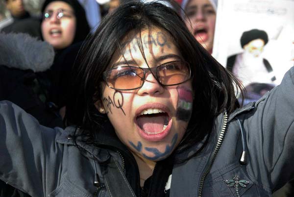 Muslims oppose Samarra bombing. &copy; 2006, Peter Marshall
