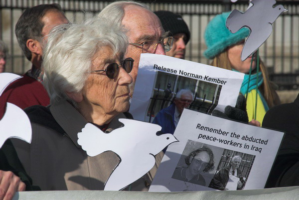 Norman Kember 100 Days Vigil (C) 2006, Peter Marshall