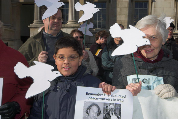 Norman Kember 100 Days Vigil (C) 2006, Peter Marshall