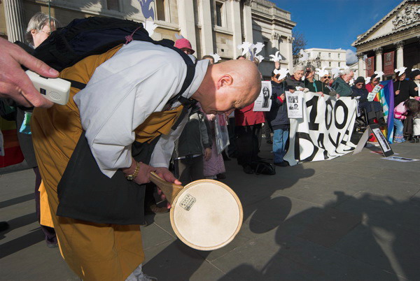 Norman Kember 100 Days Vigil (C) 2006, Peter Marshall