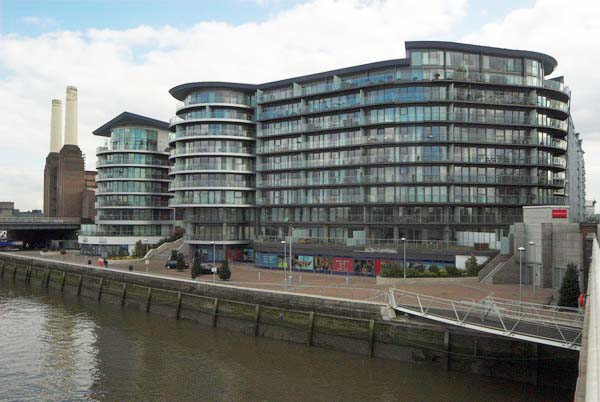 Vauxhall to Battersea &copy; 2006, Peter Marshall
