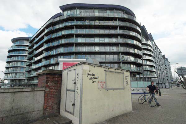 Vauxhall to Battersea &copy; 2006, Peter Marshall