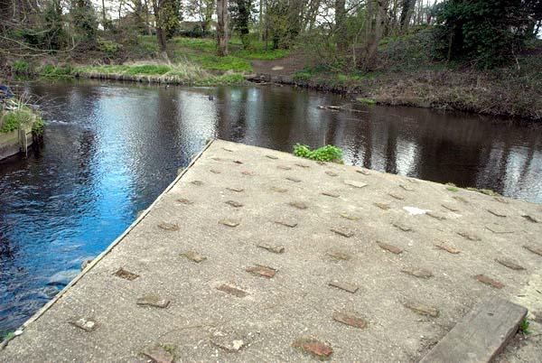 Crane Park &copy; 2006, Peter Marshall