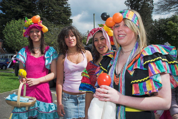Banstead May Fayre (C) 2006, Peter Marshall
