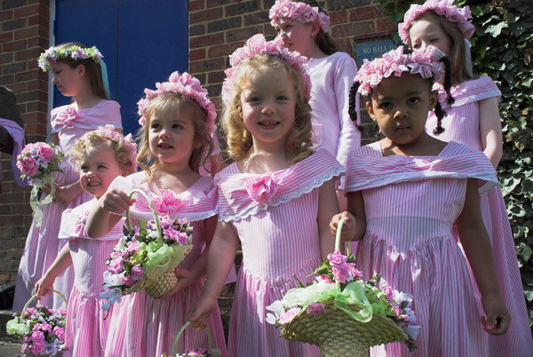 Banstead May Fayre (C) 2006, Peter Marshall