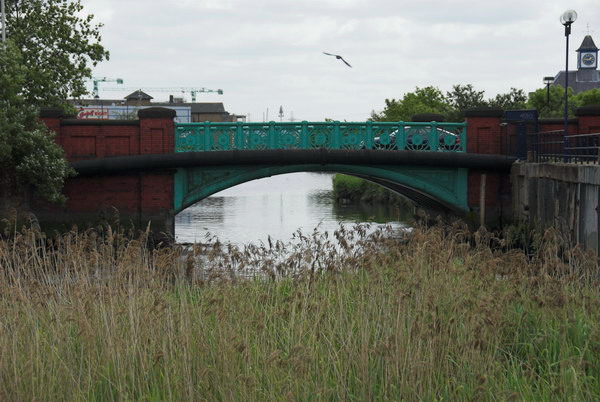 Barking and River Roding &copy; 2006, Peter Marshall