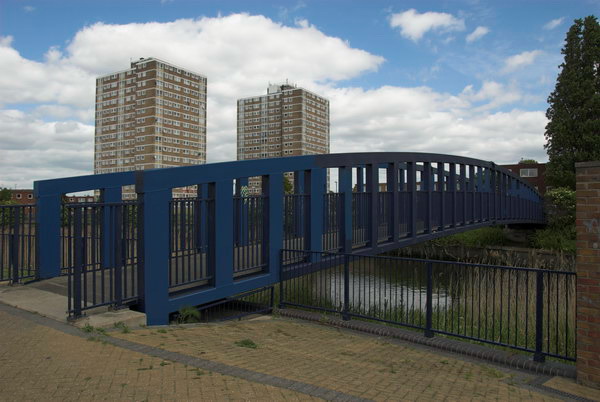 Barking and River Roding &copy; 2006, Peter Marshall