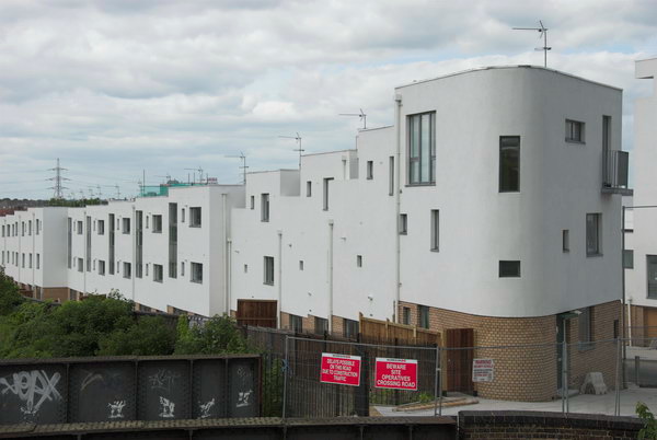 Barking and River Roding &copy; 2006, Peter Marshall