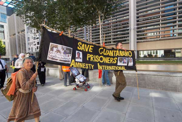 Shut Guantanamo Now &copy; 2006, Peter Marshall
