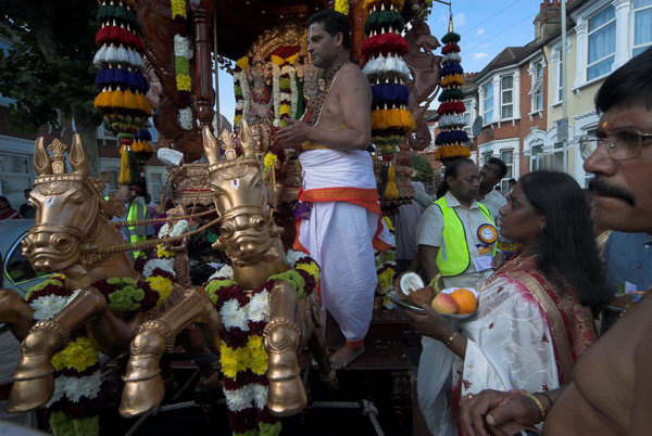 Sri Mahalakshmi Temple Chariot Festival (C) 2006, Peter Marshall