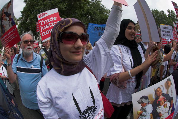 �Christian Aid Trade Justice March &copy; 2006, Peter Marshall