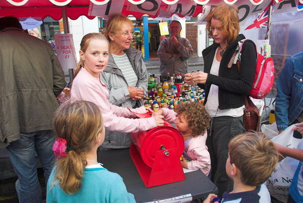 Surbiton Festival (C) Peter Marshall, 2006